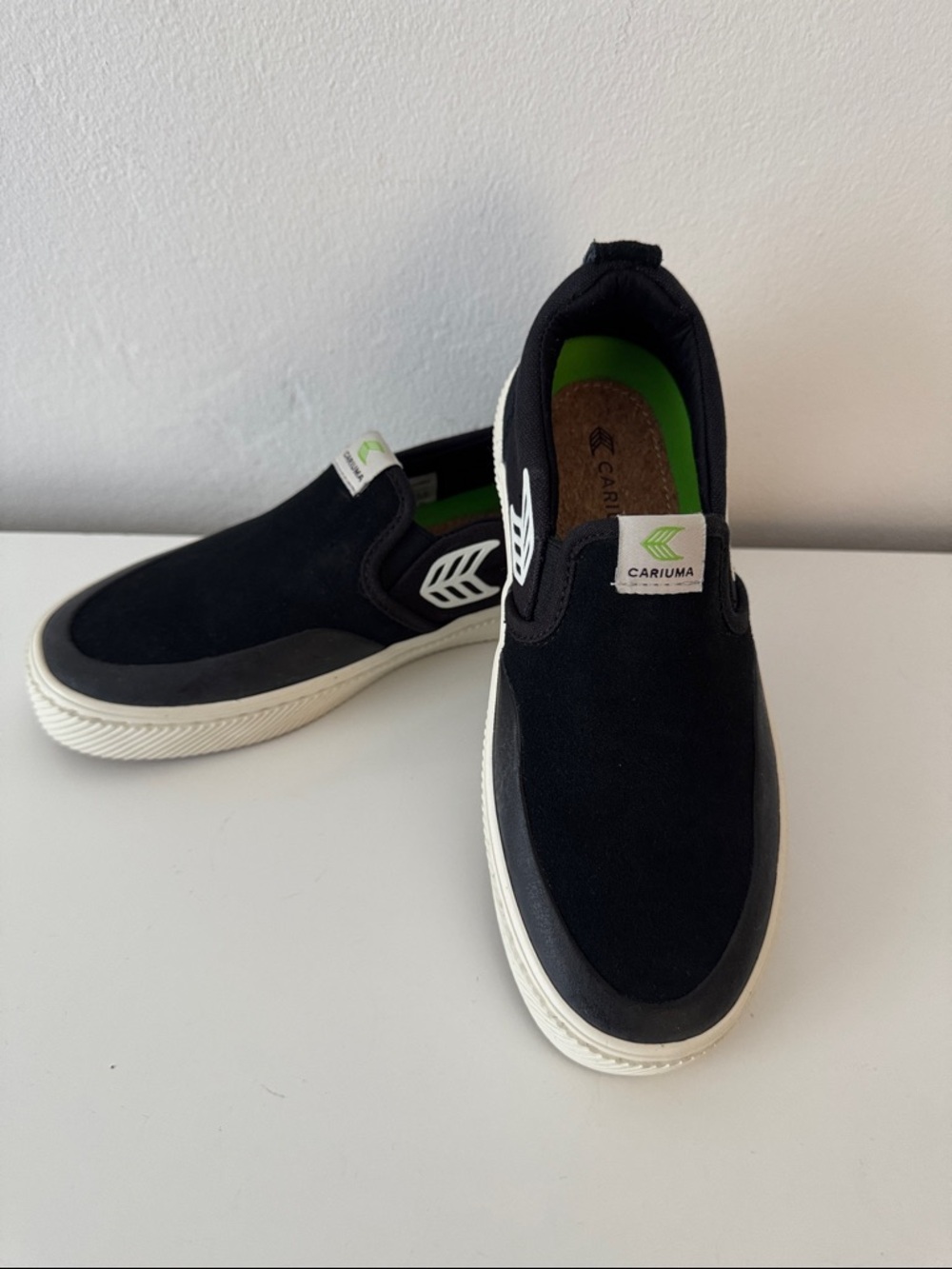 Cariuma Black Slip-On Loafers with White Sole size 5